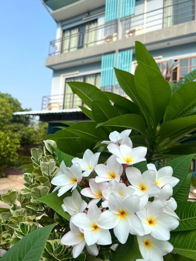 V Tharm Hotel Udon Thani Exterior photo