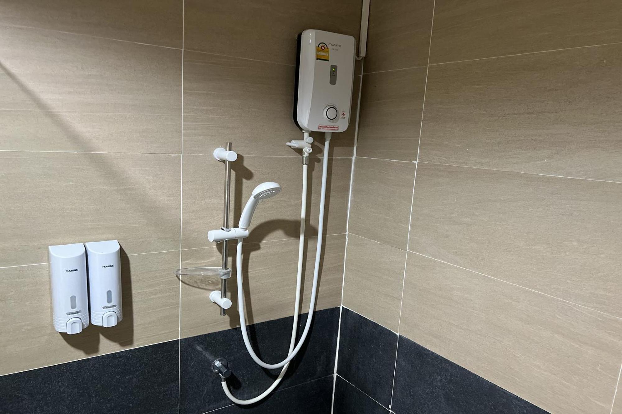 V Tharm Hotel Udon Thani Exterior photo